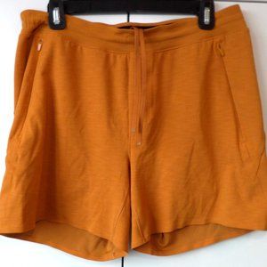 EUC Lululemon Mens Shorts Medium Mustard Draw String 33 Waist 6" Inseam Stretch
